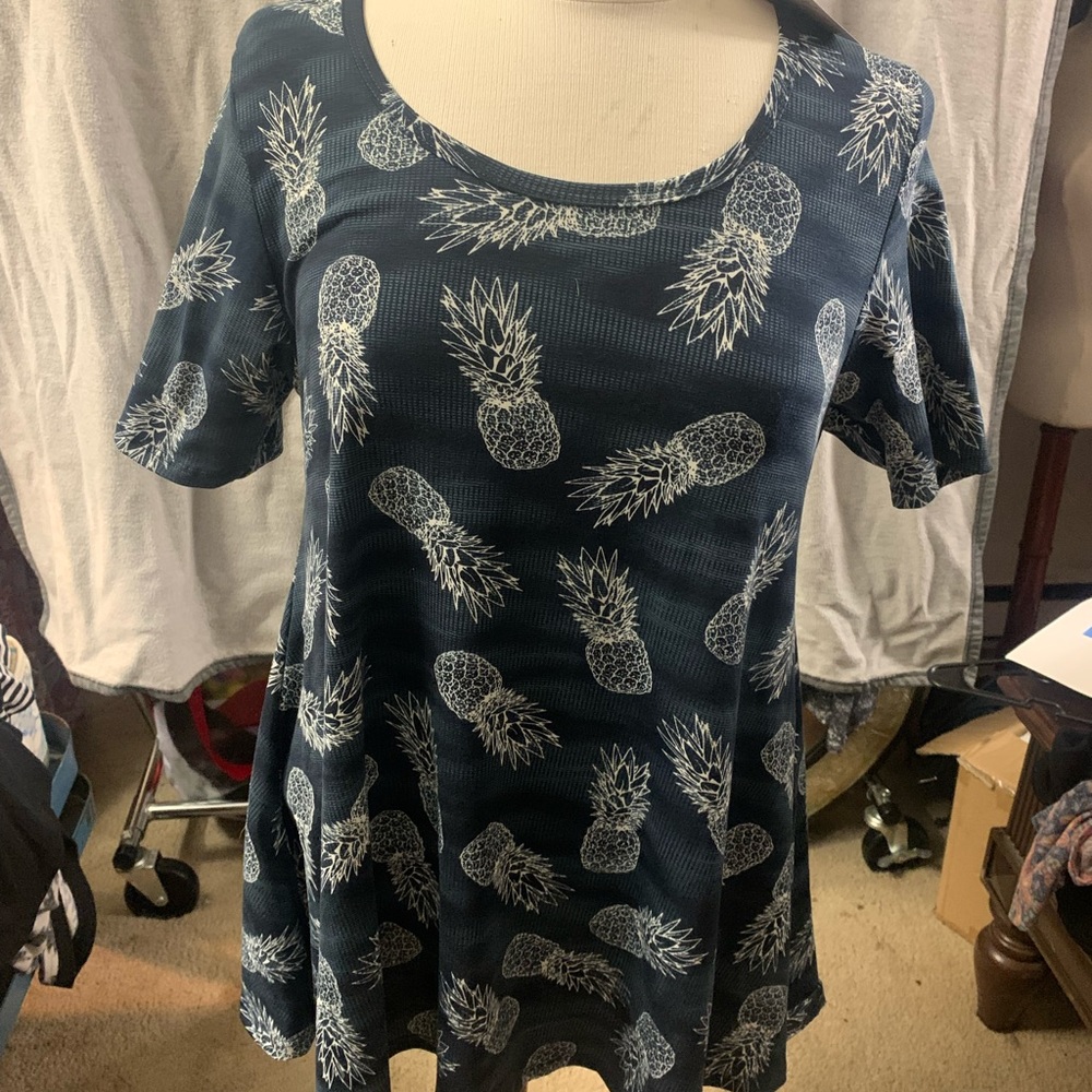 Lularoe small perfect t